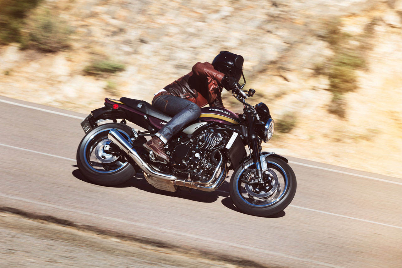 カワサキ、レトロスポーツ『Z900RS／SE／CAFE』のカラーとグラフィックを変更した最新モデルを9月1日から発売