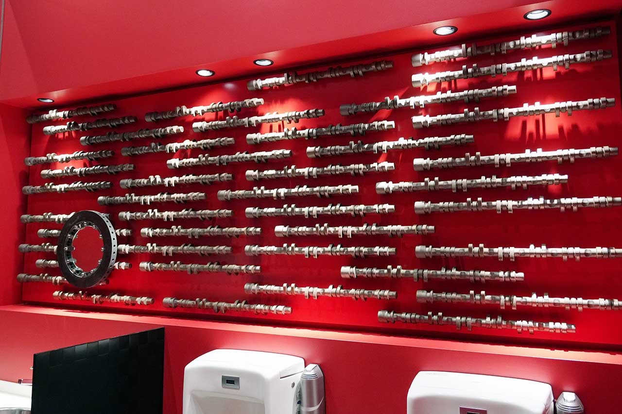 【夏のスーパーGT企画／前編】初公開！　NMC／NISMOファクトリー潜入。『ワークス』の凄みは会議にあった