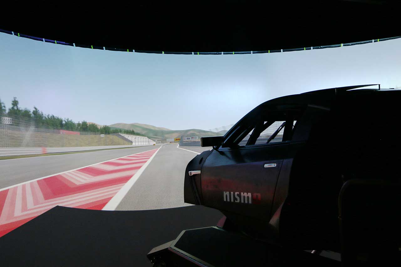 【夏のスーパーGT特集／中編】NMC／NISMOファクトリー潜入。秘密多き『シミュレーター』と心臓部の『整備場』