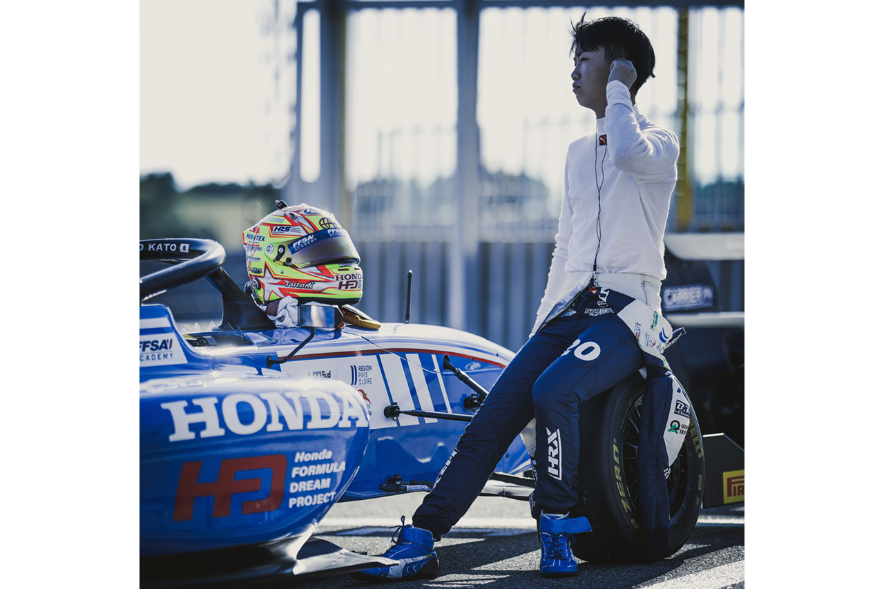 「圧倒的にぶっちぎる」ハンドルと筆を握るドライバー【ネクスト・スター Vol.2／加藤大翔 後編】