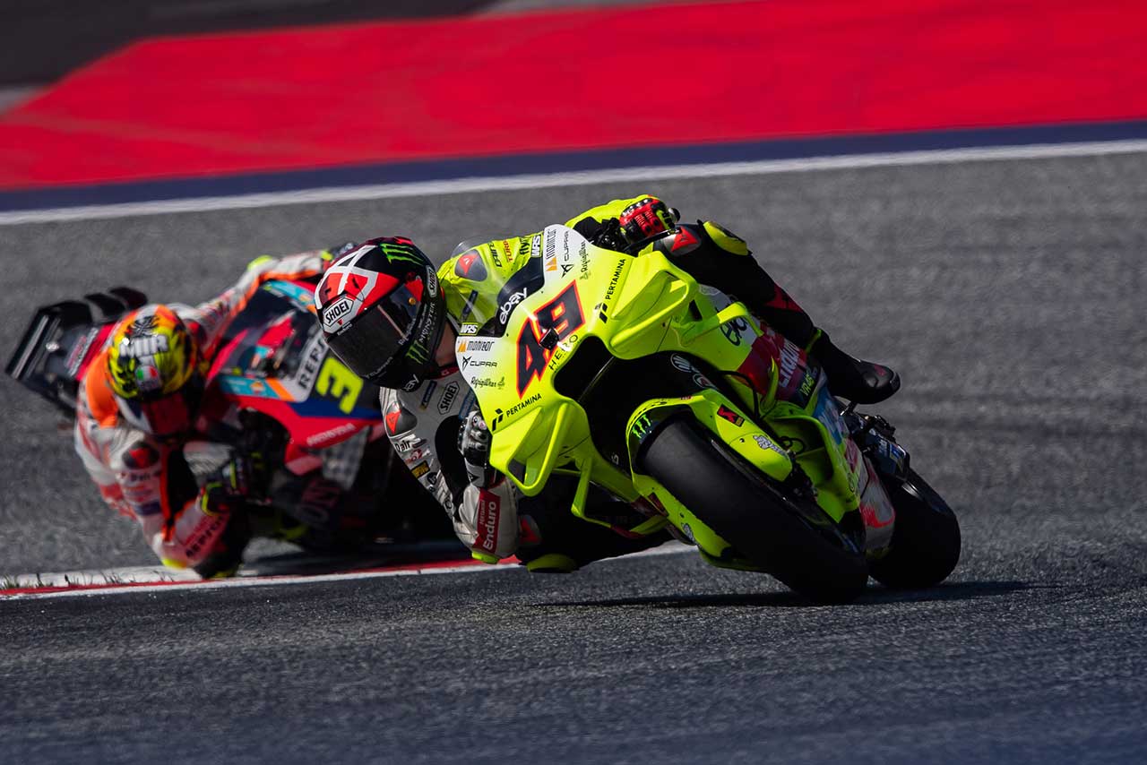 ディ・ジャンアントニオ、転倒で左肩を脱臼。第11戦オーストリアGPは欠場に／MotoGP