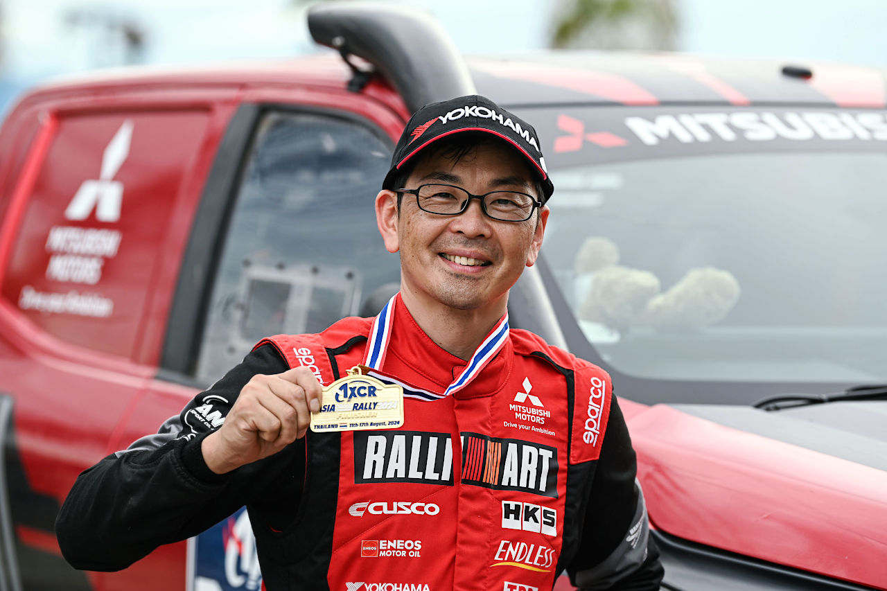 チーム三菱ラリーアート、田口勝彦が総合5位でAXCRを完走。増岡浩総監督「優勝できなかった悔しさをバネに来年、また頑張りたい」