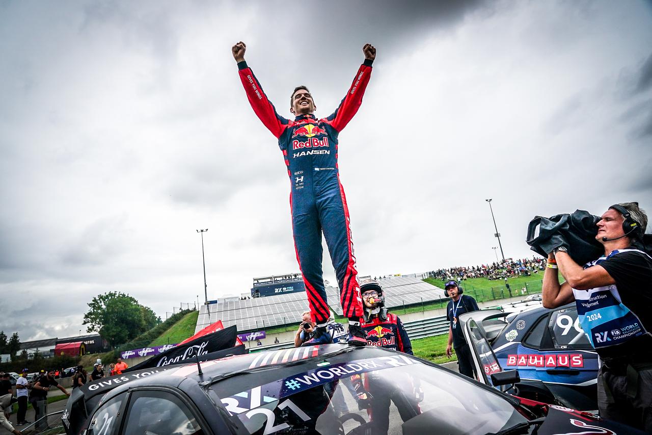 兄弟タッグで絶対王者を止めた。兄ティミー・ハンセンが待望の今季初勝利／WorldRX第3戦