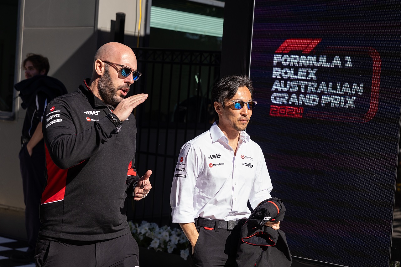 スチュアート・モリソンと小松礼雄チーム代表