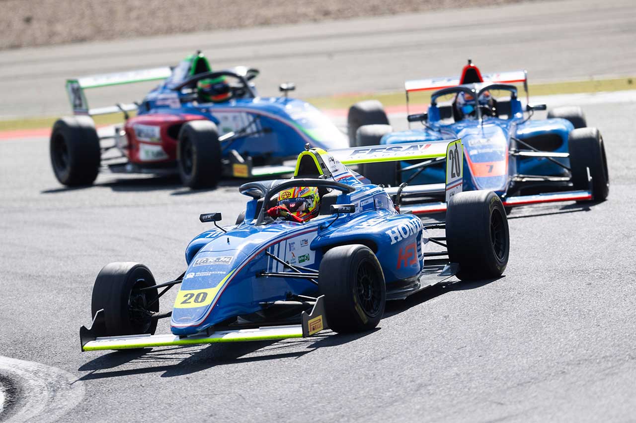 趣味の習字に見出す予選アタックとの共通点。固い決意でF1を目指す16歳【ネクスト・スター特別編／加藤大翔】