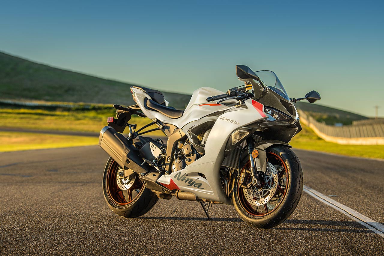 カワサキ、スーパースポーツ『Ninja ZX-6R』に新色を投入。2024年9月15日から発売