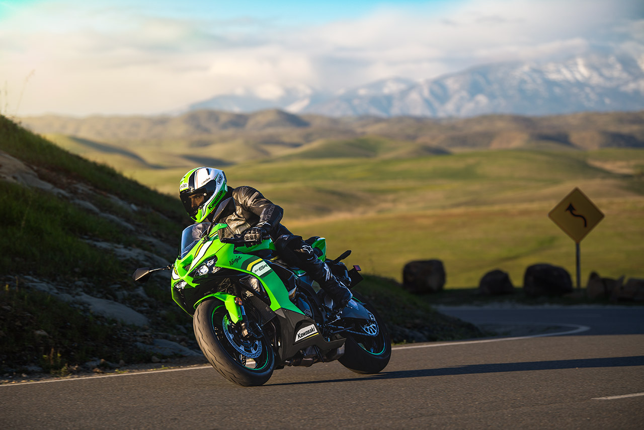 カワサキ、スーパースポーツ『Ninja ZX-6R』に新色を投入。2024年9月15日から発売