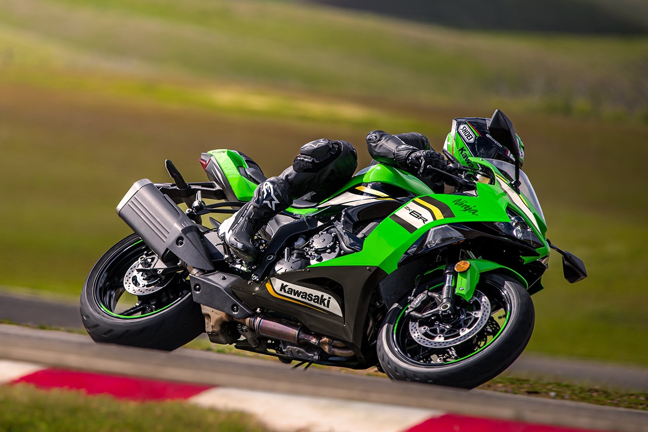 カワサキ、スーパースポーツ『Ninja ZX-6R』に新色を投入。2024年9月15日から発売
