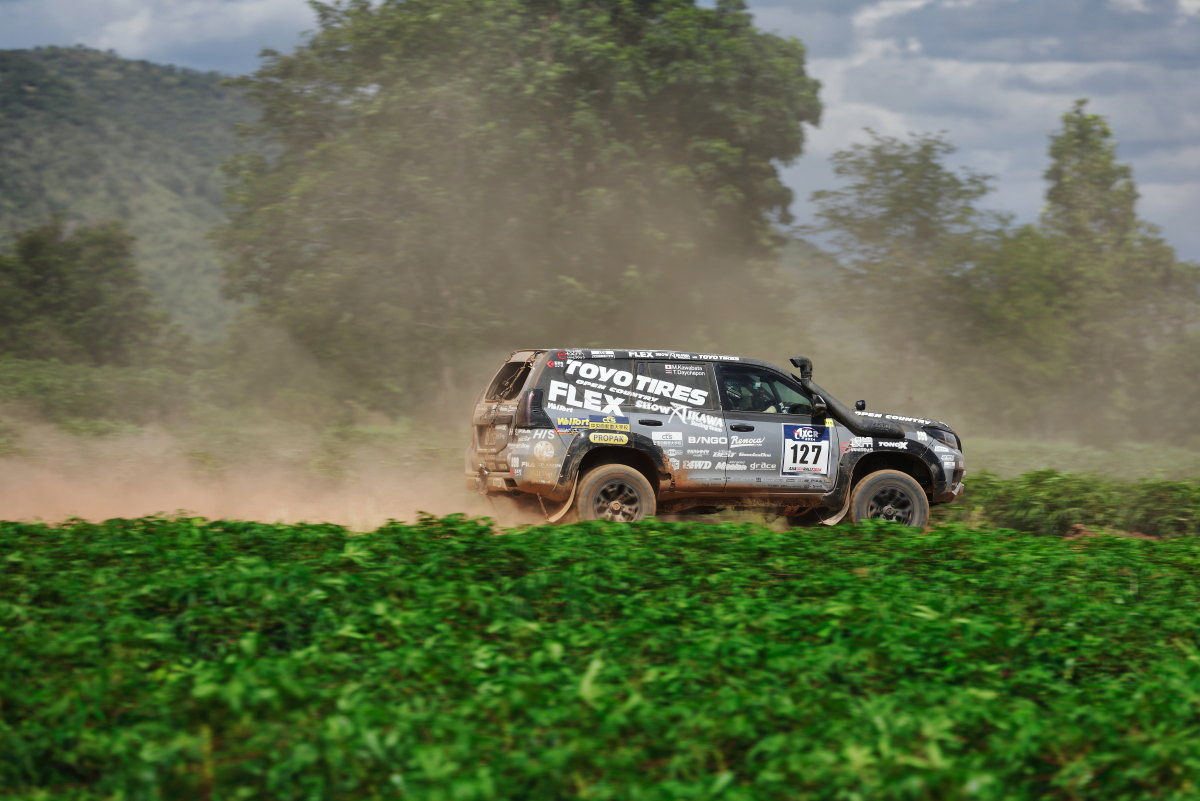 哀川翔率いるFLEX SHOW AIKAWA Racing with TOYO TIRESがクラス優勝。5年ぶり参戦のAXCRで雪辱果たす