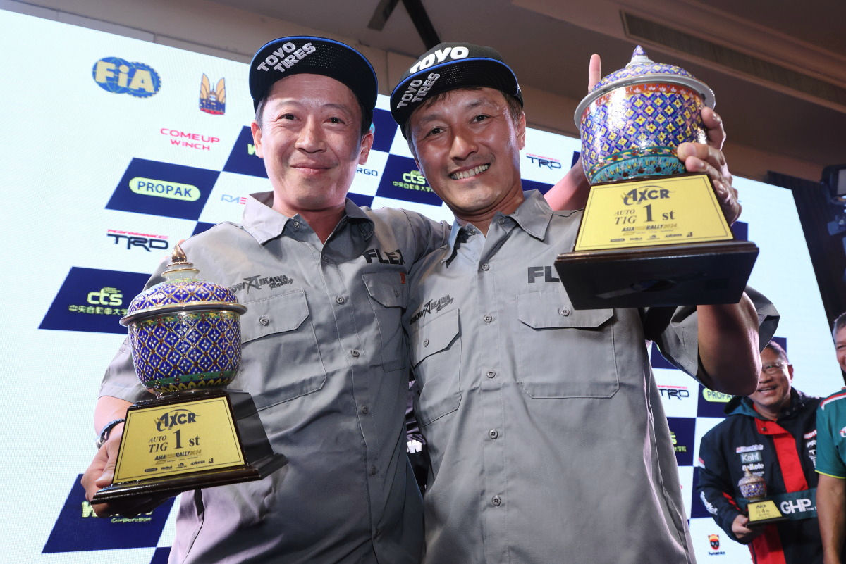哀川翔率いるFLEX SHOW AIKAWA Racing with TOYO TIRESがクラス優勝。5年ぶり参戦のAXCRで雪辱果たす