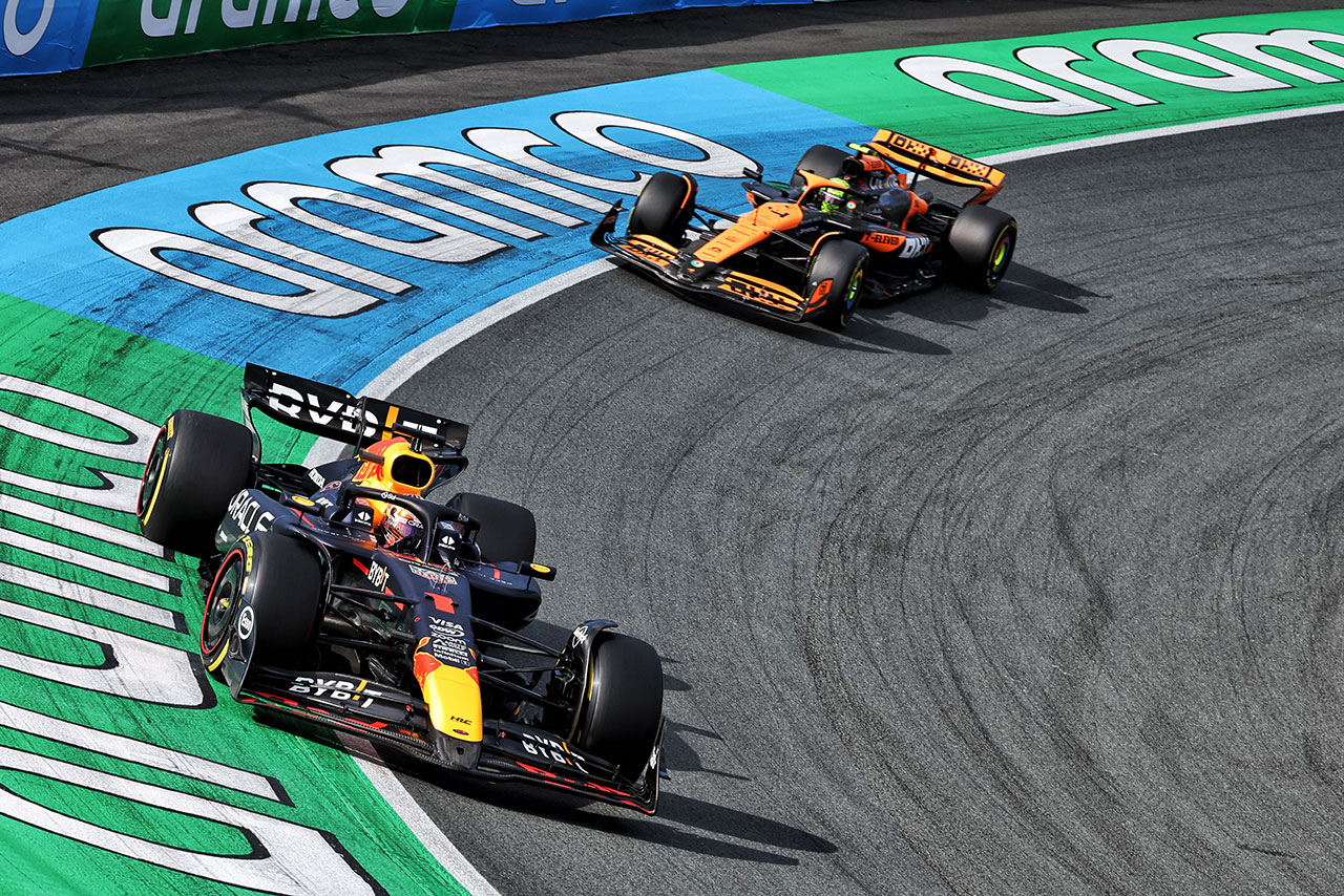 2024年F1第15戦オランダGP　マックス・フェルスタッペン（レッドブル）とランド・ノリス（マクラーレン）