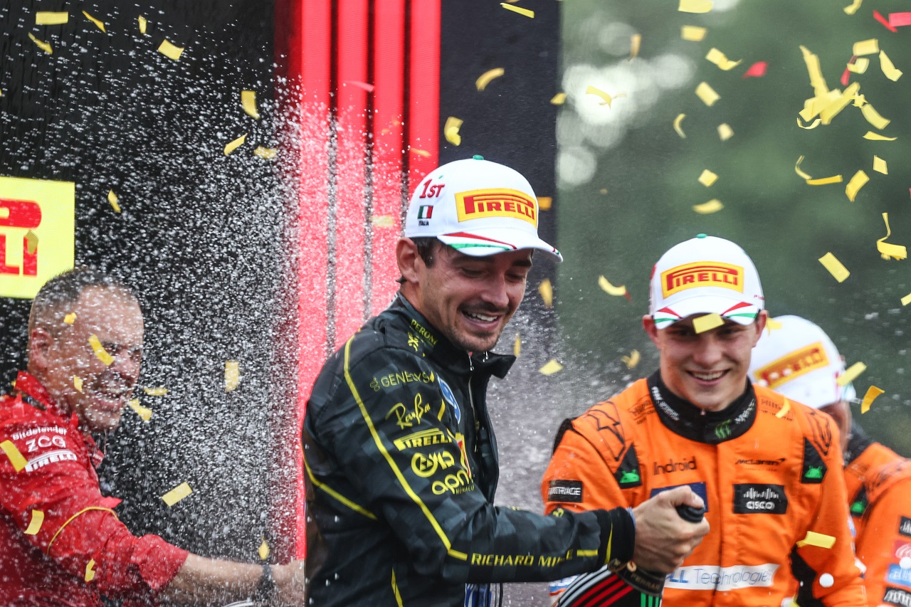 シャルル・ルクレール（フェラーリ）が優勝