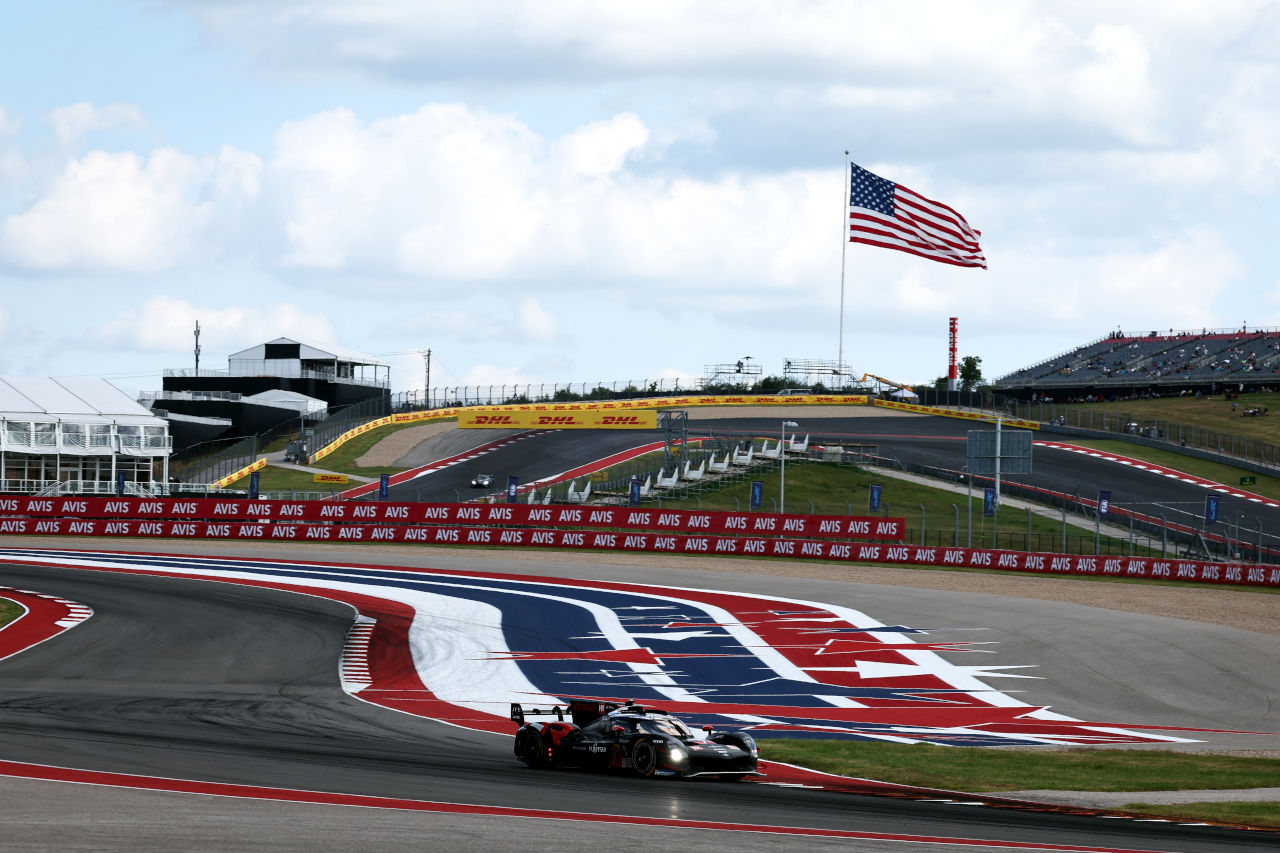 小林可夢偉の力走1.7秒及ばず。トヨタ、ペナルティで優勝逃すも2位獲得でランキング首位浮上。次戦WEC富士への期待高まる