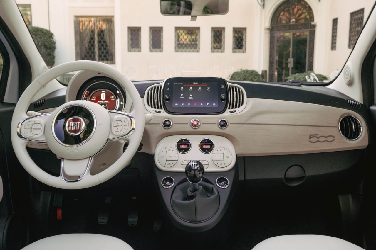 フィアット、オープントップの現行『500C』で最後を飾る限定車“コレッツィオーネ1957”を導入