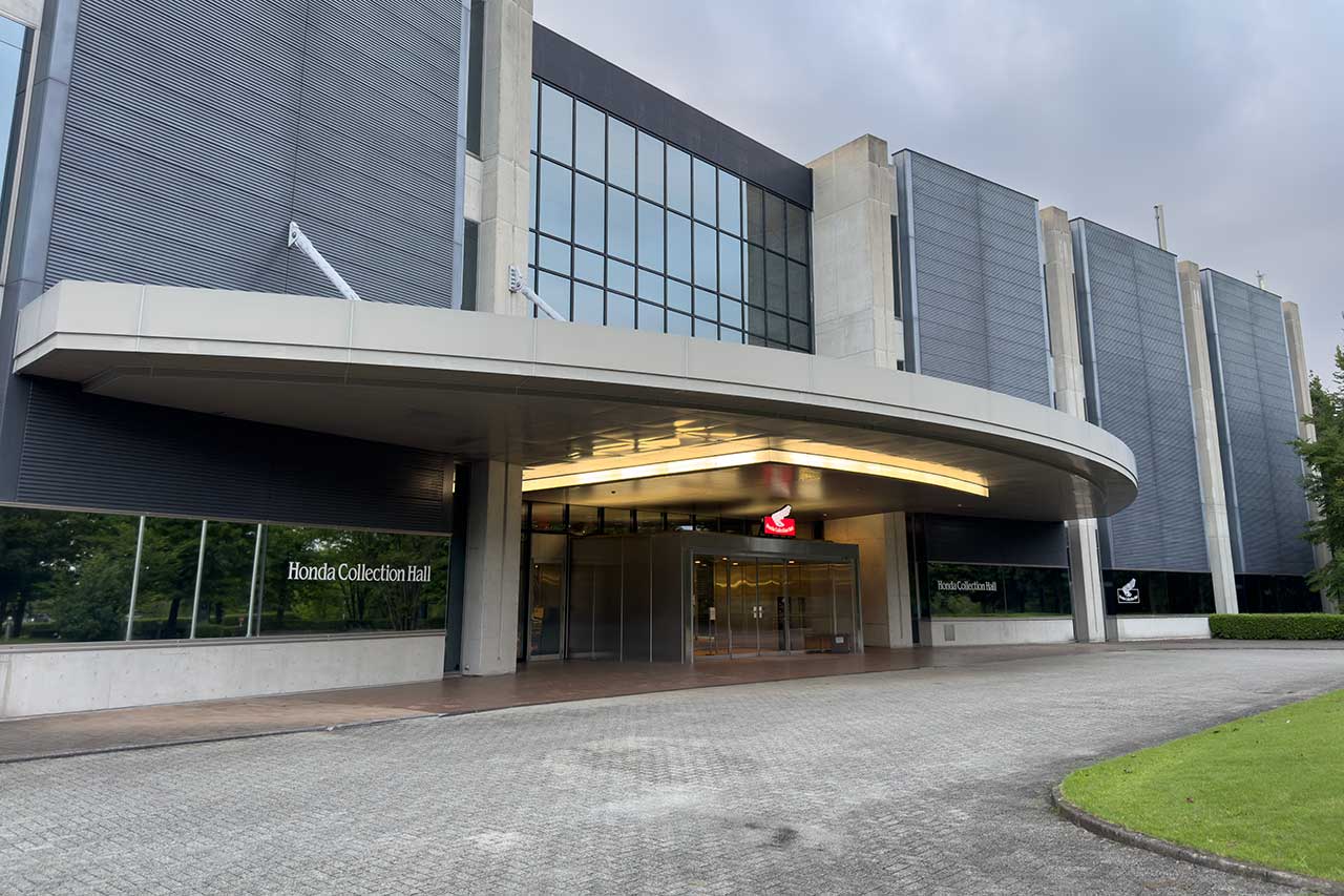 佐藤琢磨、愛機BAR006との再会に「涙が出そう」。リニューアルされたホンダコレクションホールに潜入