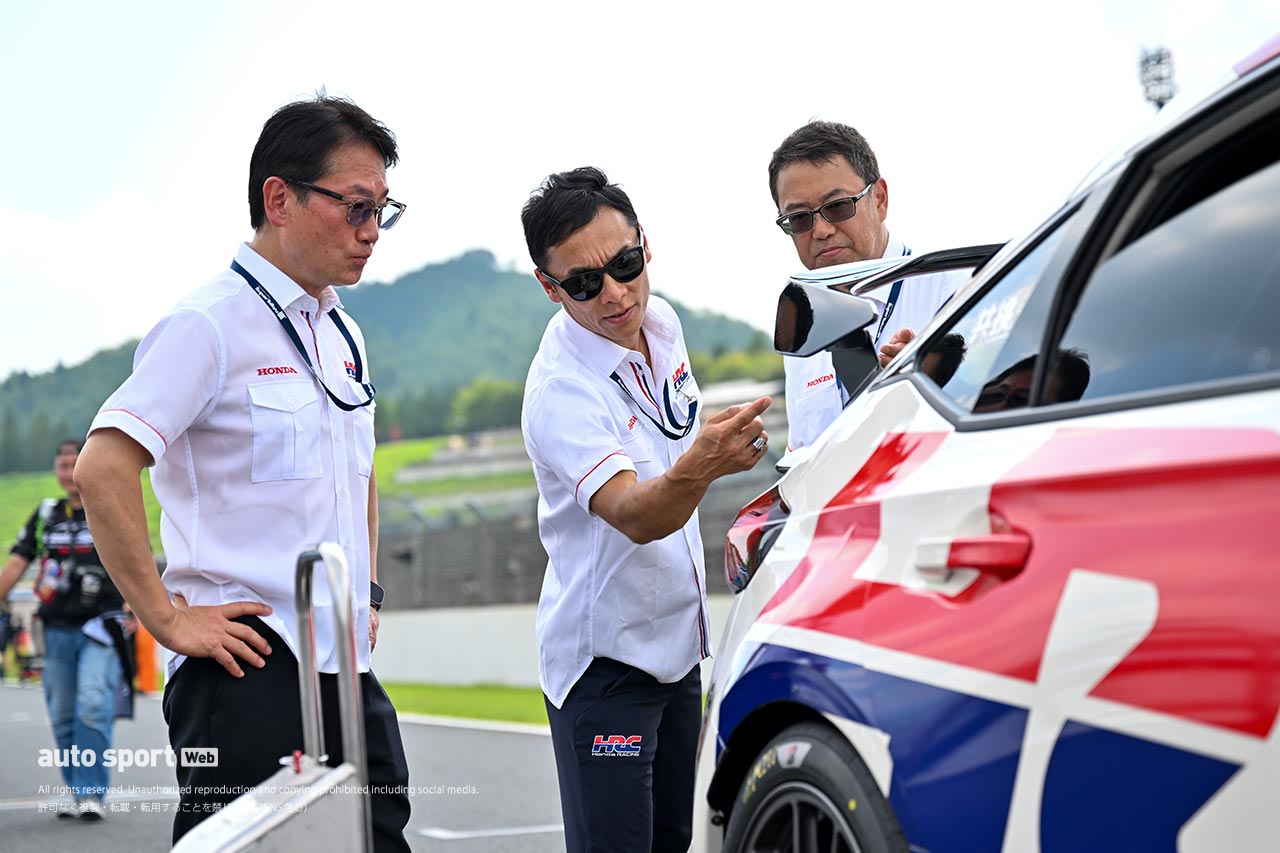 佐藤琢磨がモビリティリゾートもてぎでスーパー耐久を初訪問「すごく盛り上がっているレース」