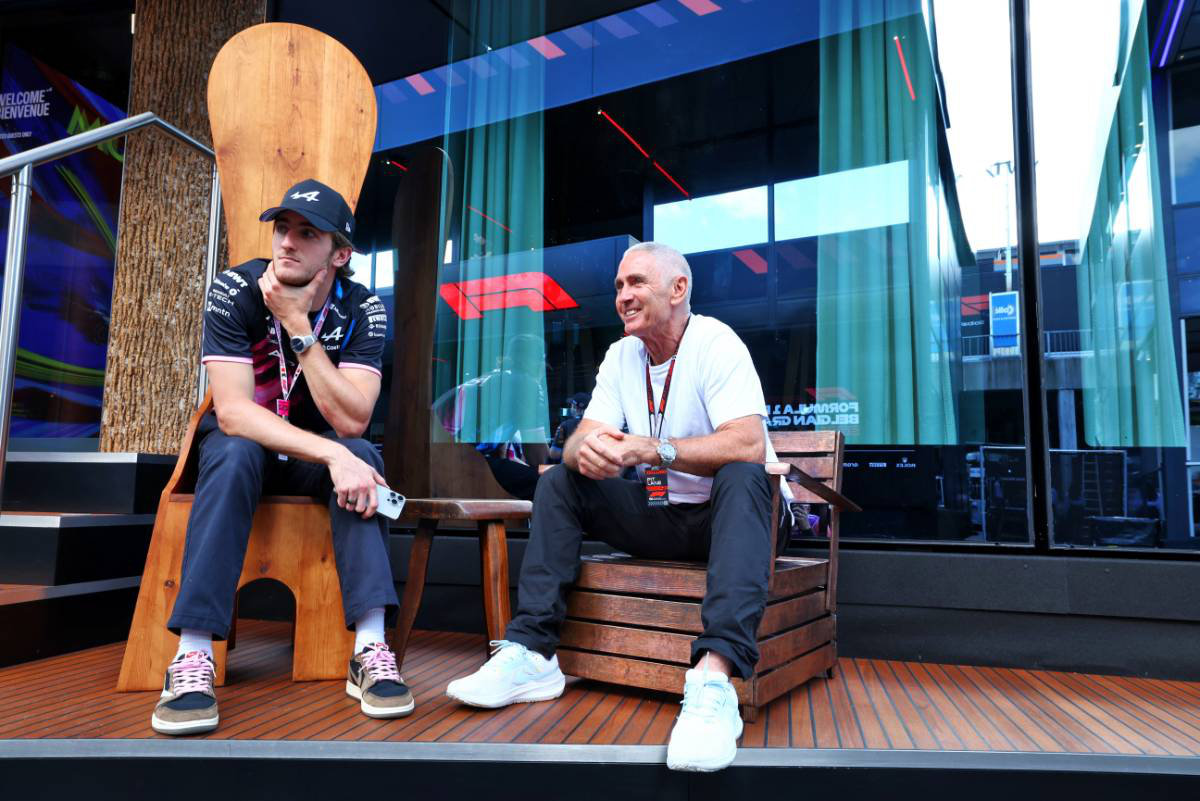2024年F1第14戦ベルギーGP　アルピーヌF1のリザーブドライバー　ジャック・ドゥーハンと父親のミック・ドゥーハン