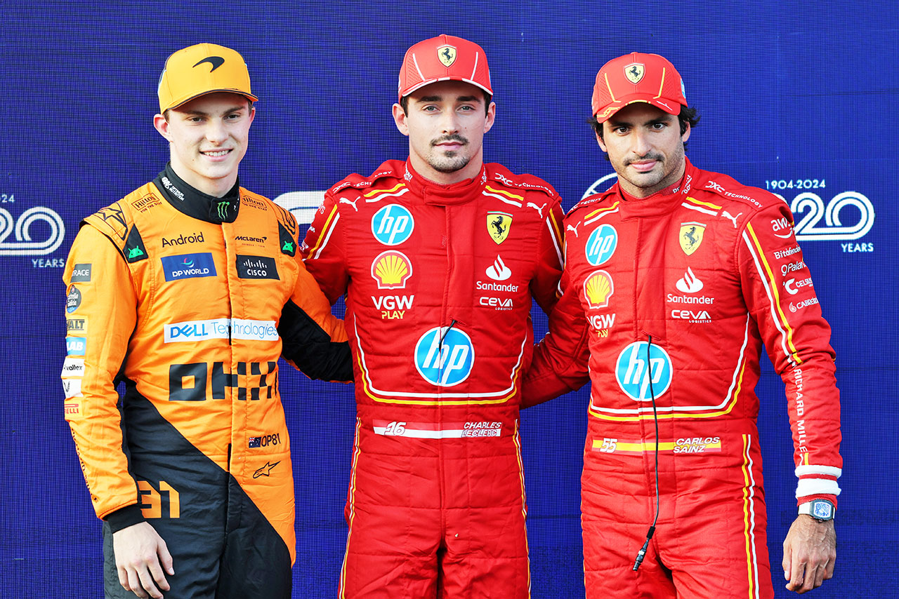 予選PPのシャルル・ルクレール（フェラーリ）、2番手オスカー・ピアストリ（マクラーレン）、3番手カルロス・サインツ（フェラーリ）