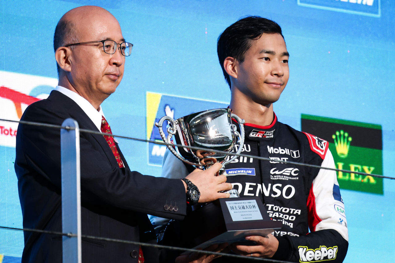 接触リタイアで痛恨のノーポイント「2度目のSCが運の尽きでした」と小林可夢偉。平川亮組8号車も表彰台目前で手痛いペナルティ／WEC富士