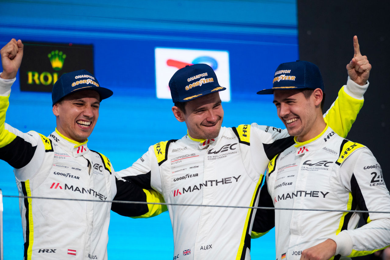 恐るべし名門マンタイ。「奇妙なタイヤ戦略」で12台抜きを実現、最終戦を残し92号車ポルシェがLMGT3初代王者に輝く／WEC富士