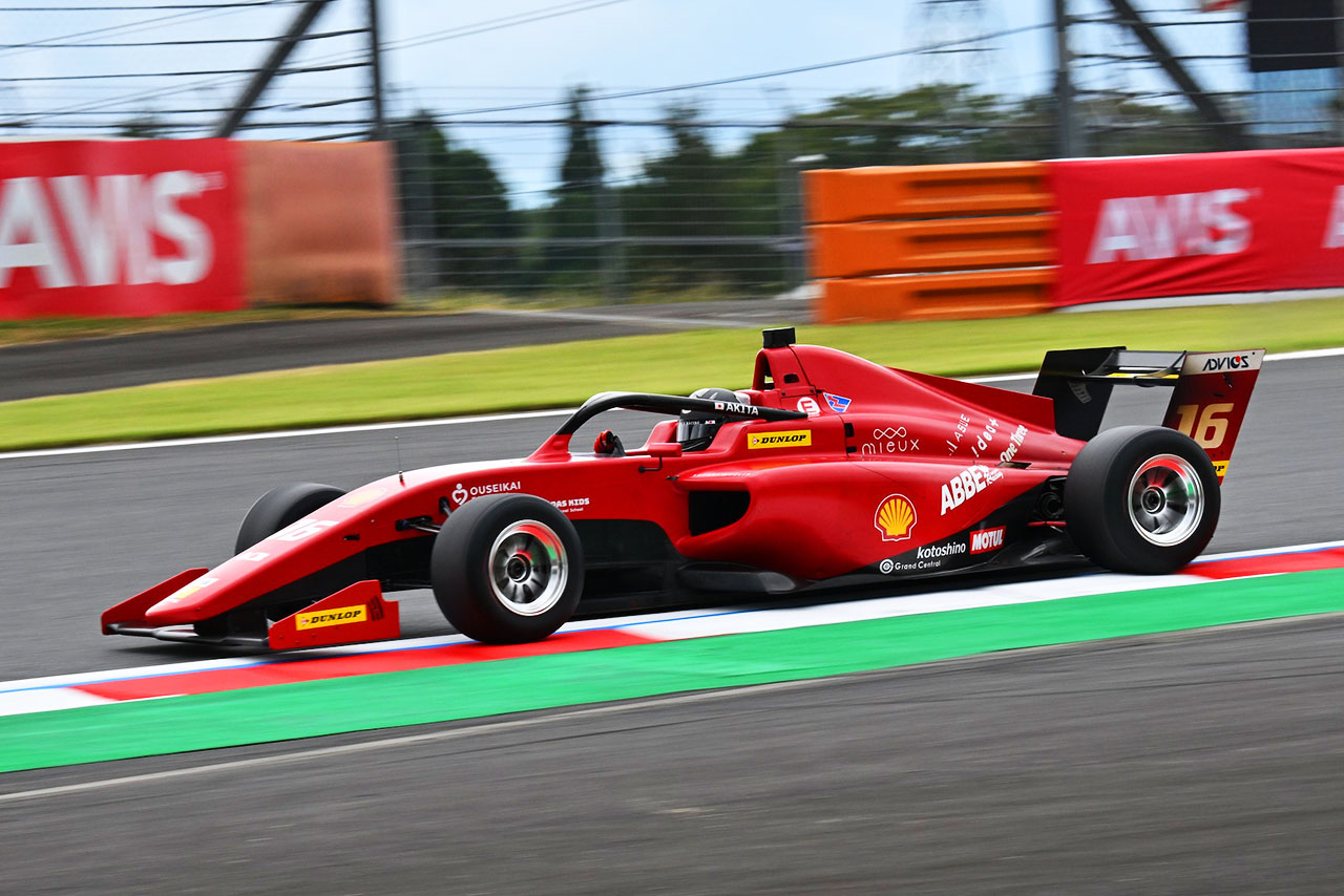 Nissan Z NISMO Racing Conceptの本山哲「良いメンバー」とのニッサン