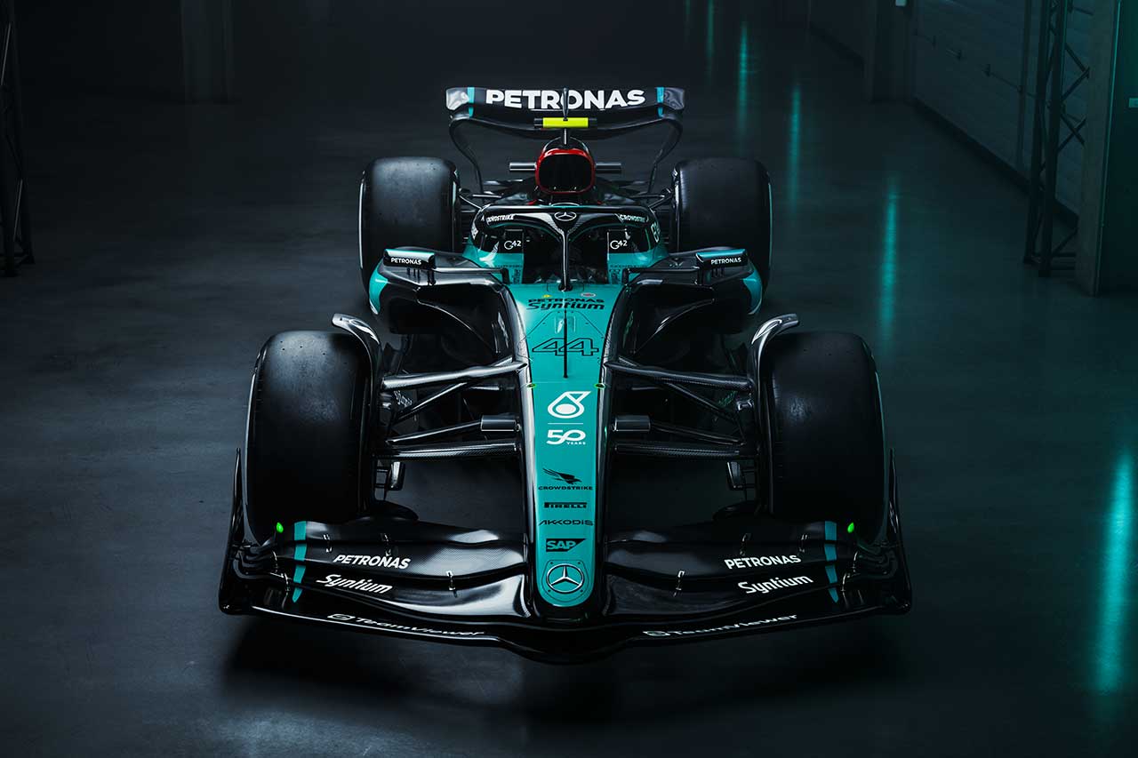 シルバーアローがペトロナスグリーンに。メルセデスF1がシンガポールGP特別リバリーを公開