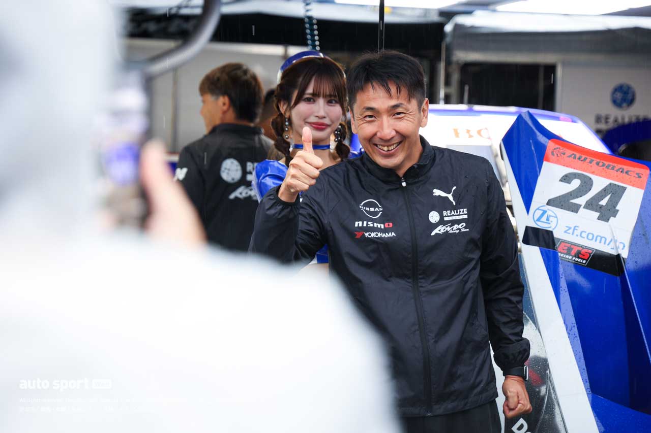 【ギャラリー】スーパーGT第6戦の予選キャンセルでピットウォークが急きょ開催。雨のなか交流を楽しむ