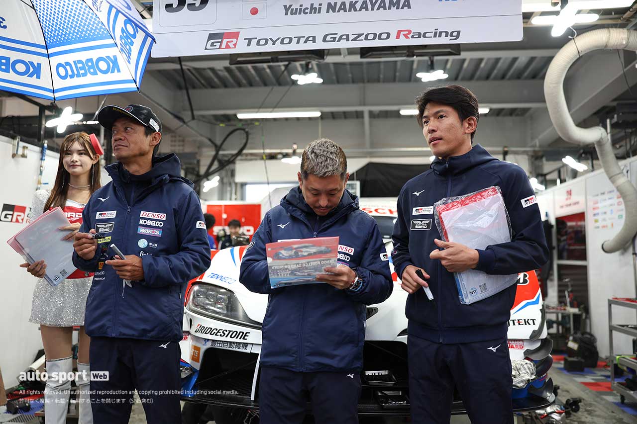 【ギャラリー】スーパーGT第6戦の予選キャンセルでピットウォークが急きょ開催。雨のなか交流を楽しむ