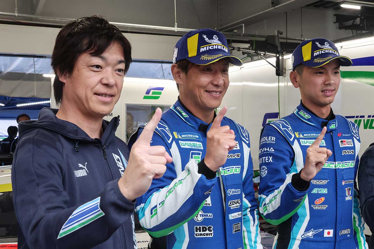 林寛之代表／平中克幸／清水英志郎（シェイドレーシング GR86 GT）