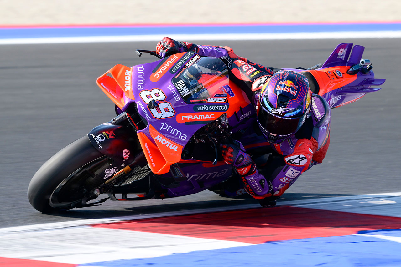 バニャイアがスプリントレースで優勝。マルティンとの一騎打ちを制す／第14戦エミリア・ロマーニャGP