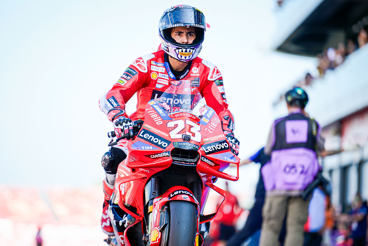 バニャイアがスプリントレースで優勝。マルティンとの一騎打ちを制す／第14戦エミリア・ロマーニャGP