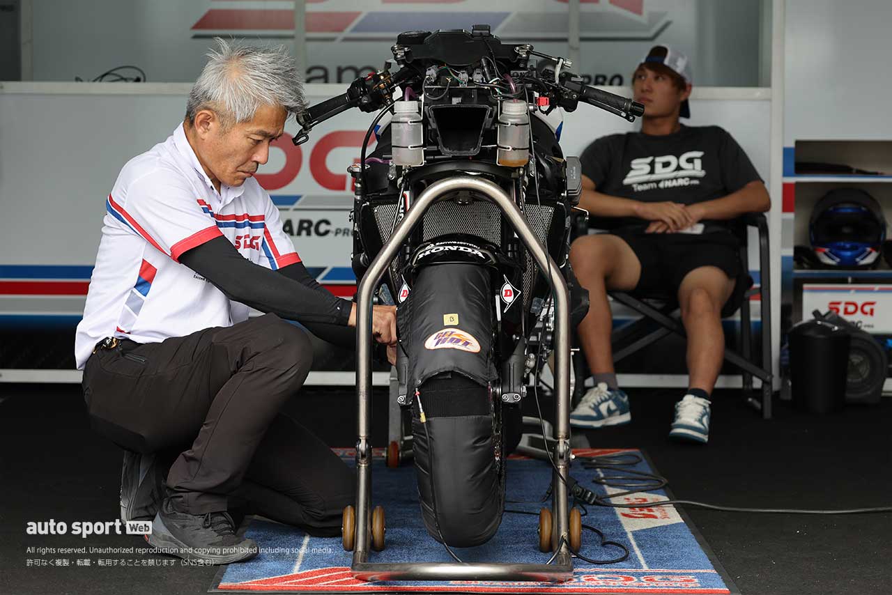 【ブログ】陰の立役者『メカニック』の仕事ってナンダ？ カメラマンから見た全日本ロード第6戦オートポリス～其の壱～