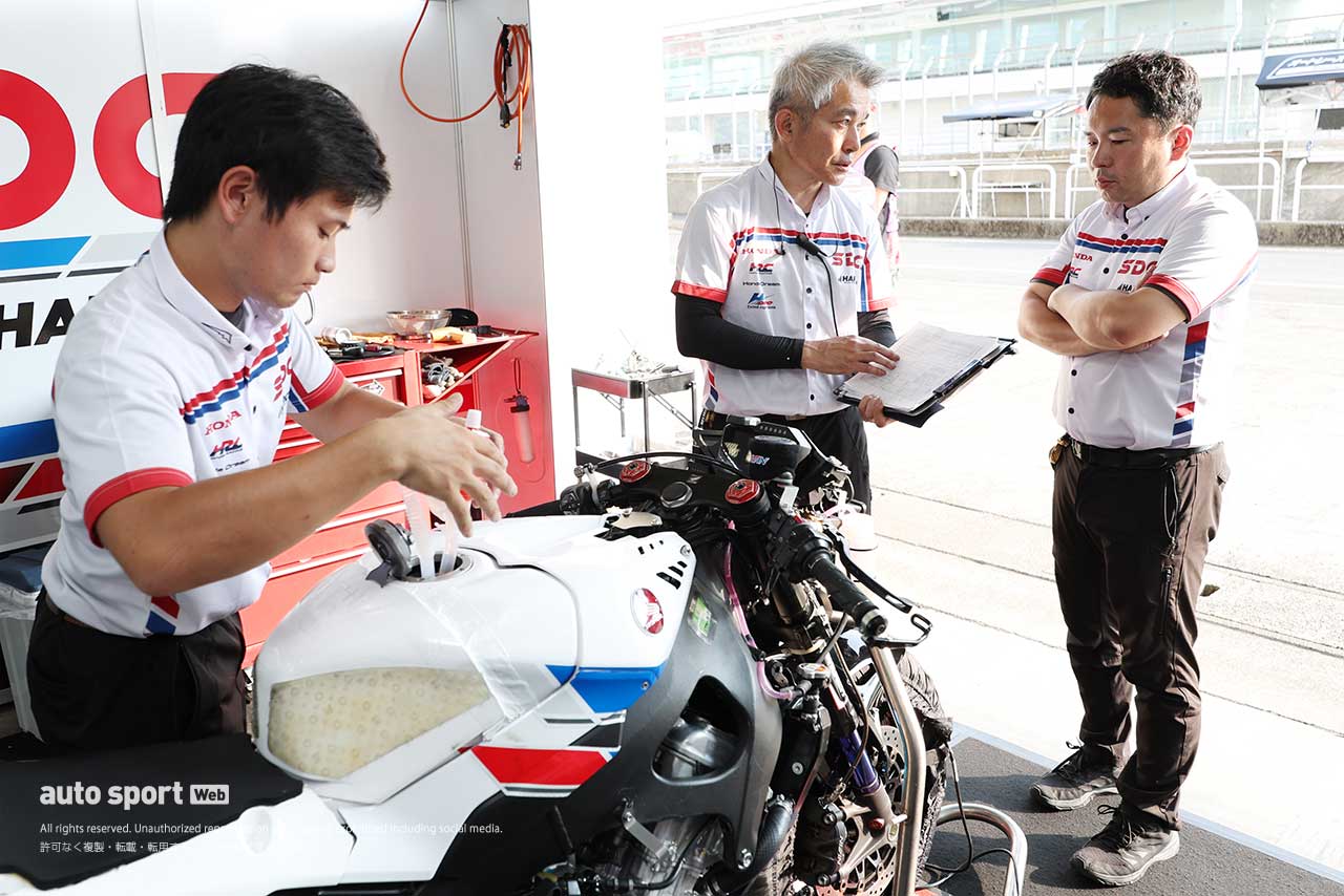 【ブログ】陰の立役者『メカニック』の仕事ってナンダ？ カメラマンから見た全日本ロード第6戦オートポリス～其の壱～