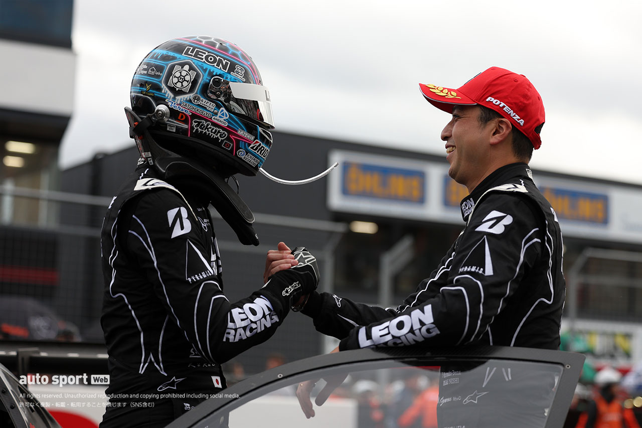 篠原拓朗と蒲生尚弥（LEON PYRAMID AMG）