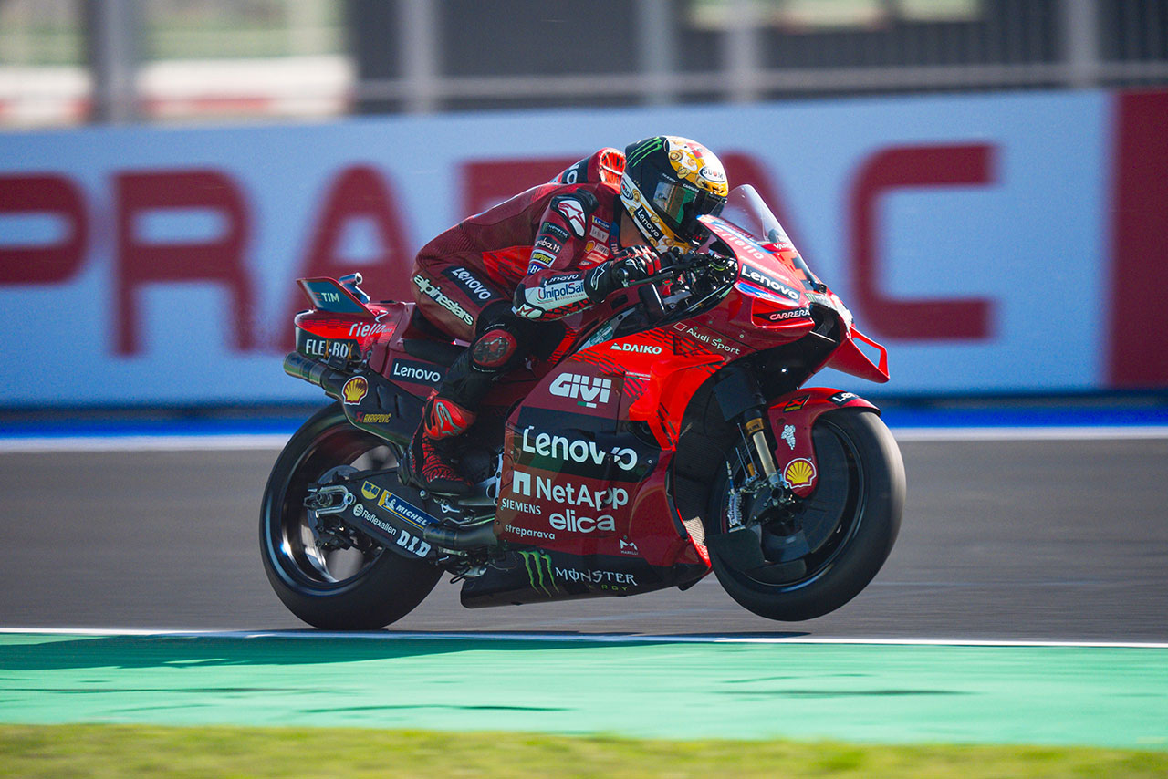 トップ争いはバスティアニーニに軍配。ドゥカティがコンストラクターズタイトル獲得／第14戦エミリア・ロマーニャGP 決勝