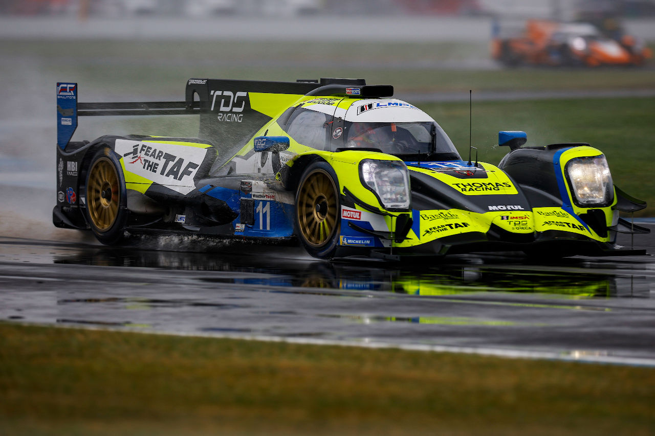 BMW MハイブリッドV8が初のワン・ツー・フィニッシュを達成。“恐竜ポルシェ”はGTクラス最後尾から大逆転／IMSA第10戦インディアナポリス