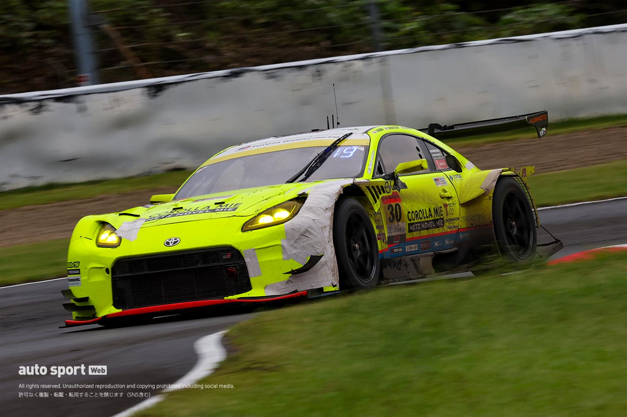 スーパーGT第6戦SUGOのZFアワードは二度のクラッシュからapr GR86 GTを修復したaprが受賞
