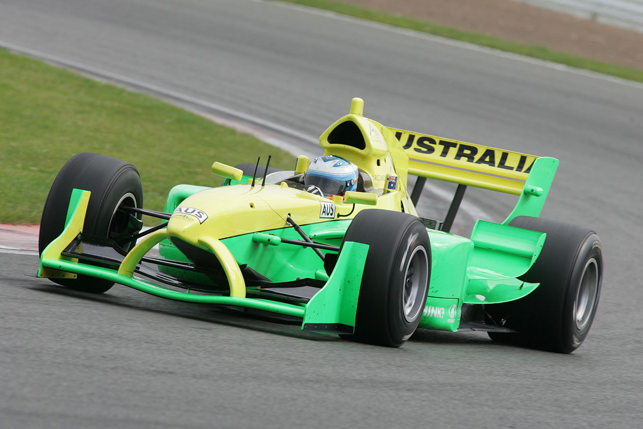 レッドブル育成加入前の2007年にはオーストラリアチームからA1GPのプレ・シーズンテストに参加したダニエル・リカルド