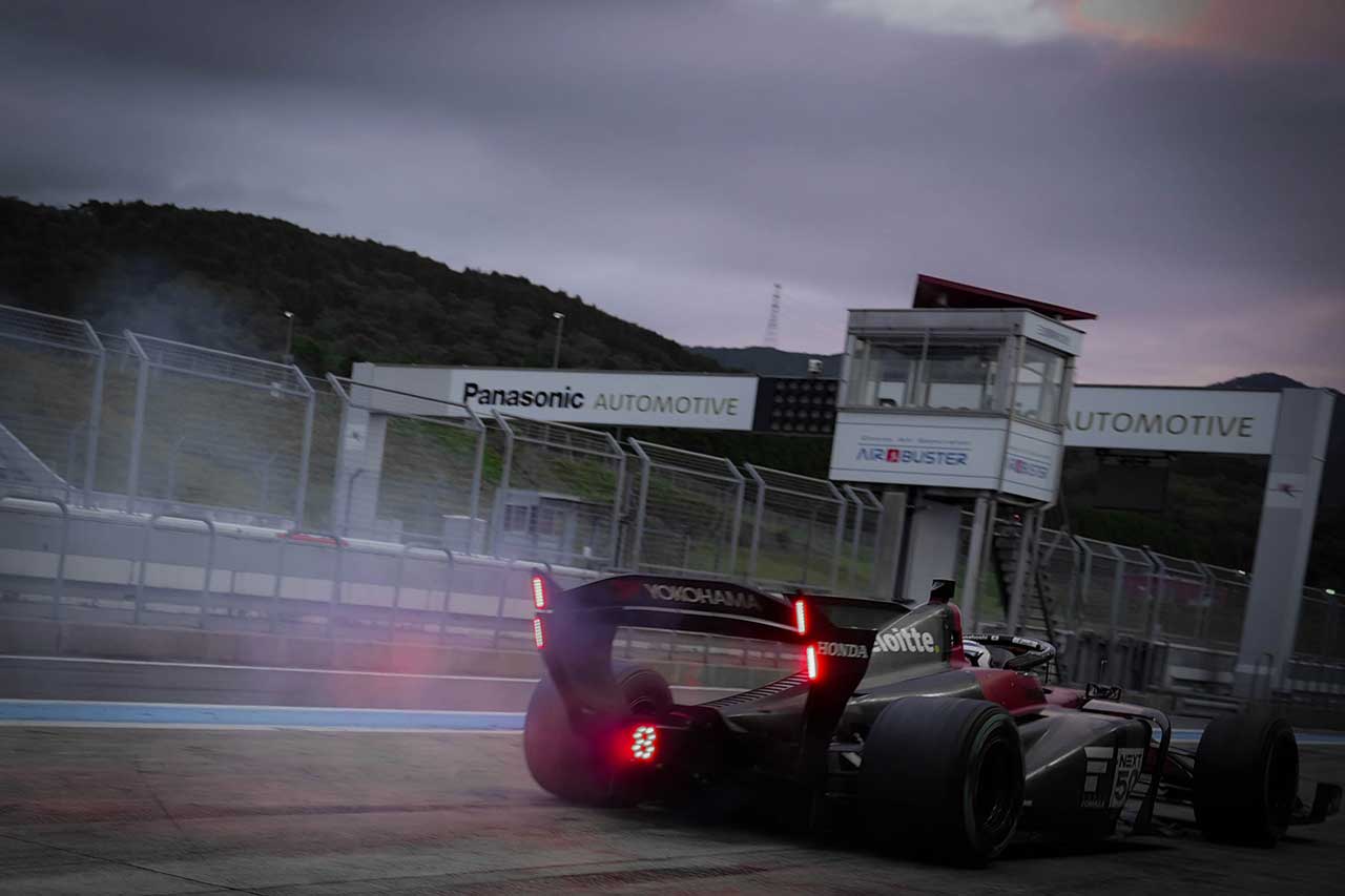 【ギャラリー】近藤真彦JRP会長が24年ぶりにトップフォーミュラ走行。9月26日テスト走行の様子