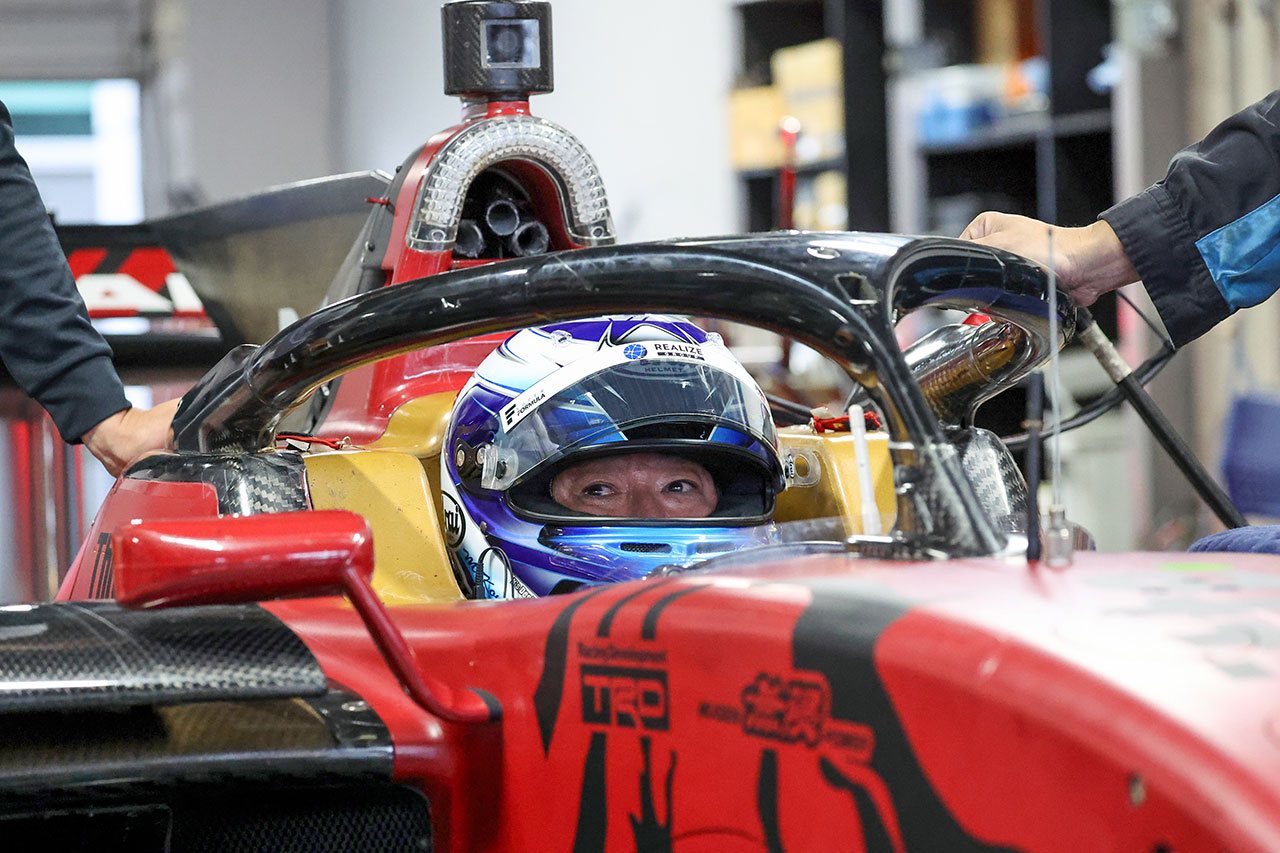 【ギャラリー】近藤真彦JRP会長が24年ぶりにトップフォーミュラ走行。9月26日テスト走行の様子