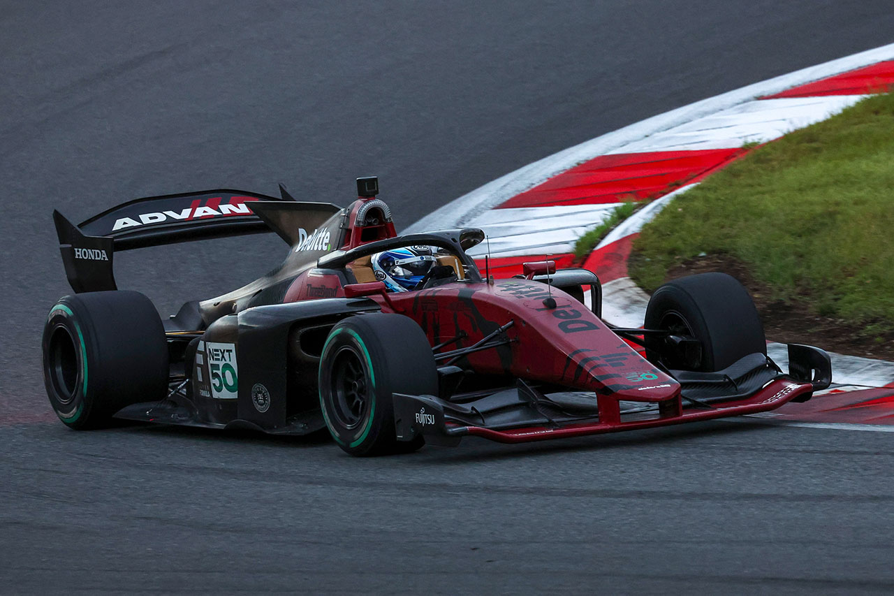 【ギャラリー】近藤真彦JRP会長が24年ぶりにトップフォーミュラ走行。9月26日テスト走行の様子