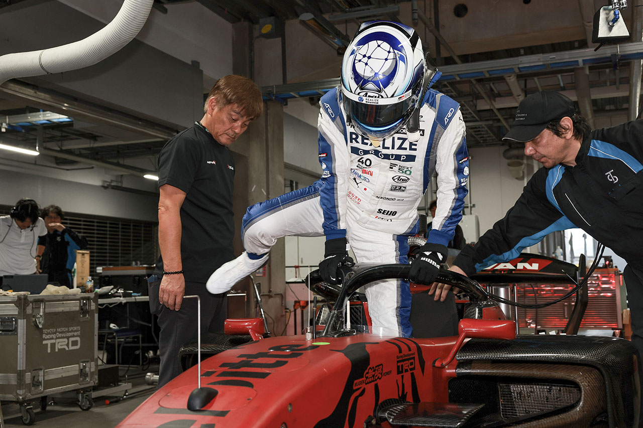 【ギャラリー】近藤真彦JRP会長が24年ぶりにトップフォーミュラ走行。9月26日テスト走行の様子