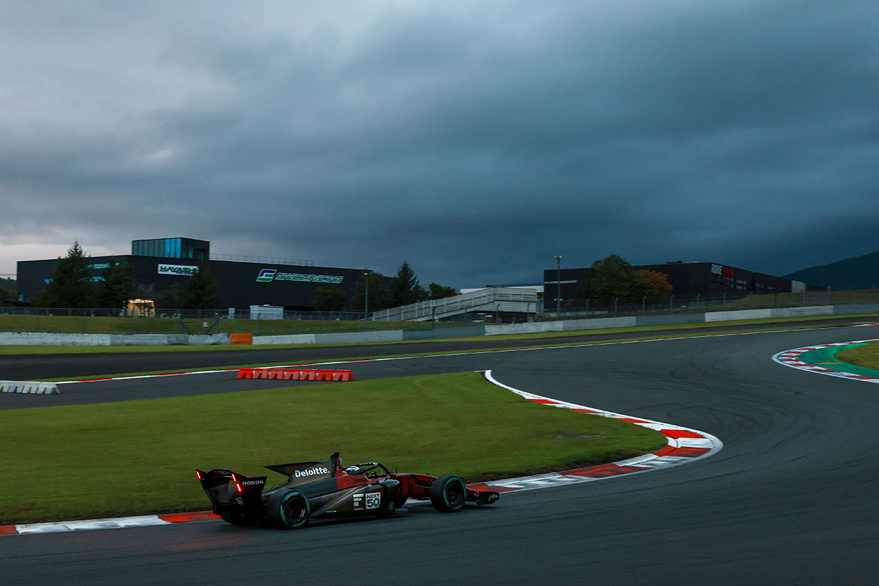 【ギャラリー】近藤真彦JRP会長が24年ぶりにトップフォーミュラ走行。9月26日テスト走行の様子