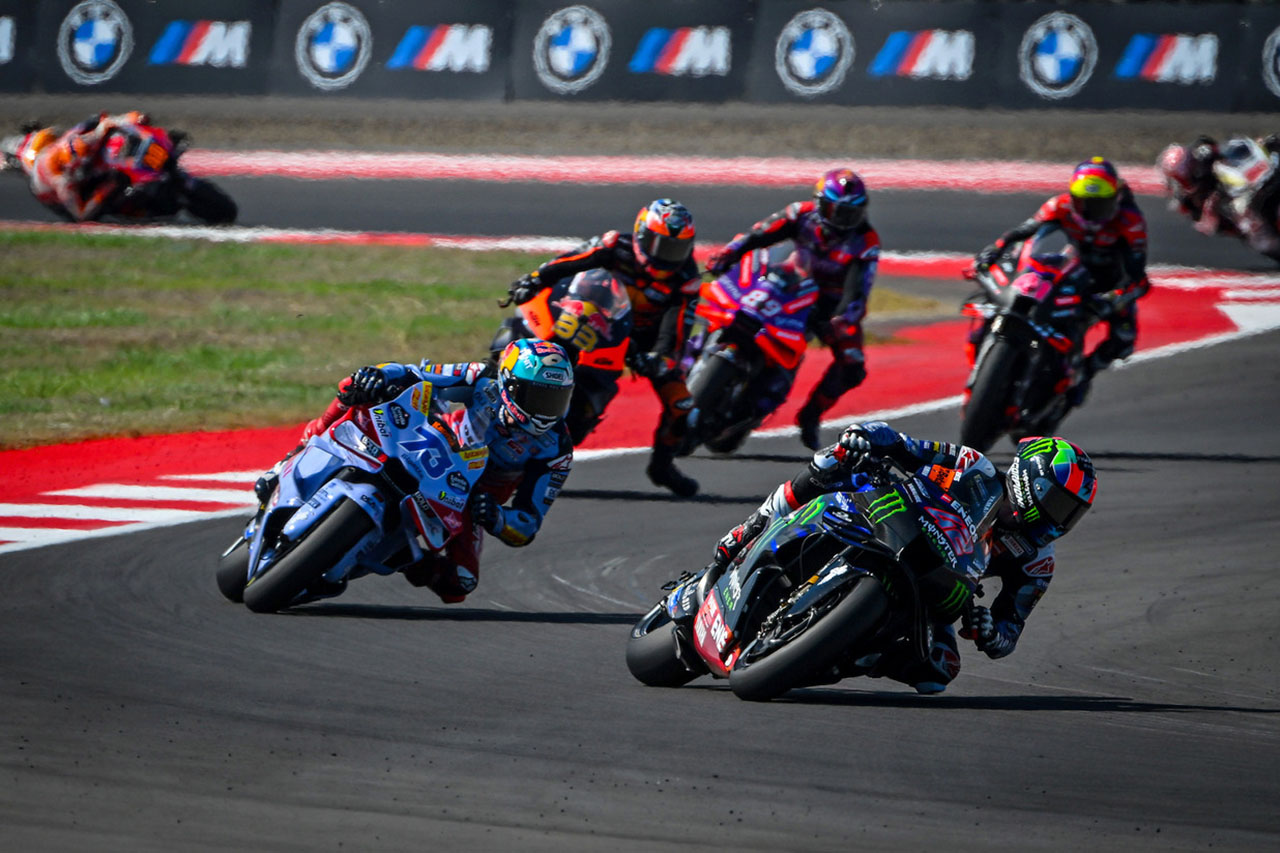 6番手スタートも接触し入賞逃す。クアルタラロ「明日もTOP6を狙える」／第15戦インドネシアGP