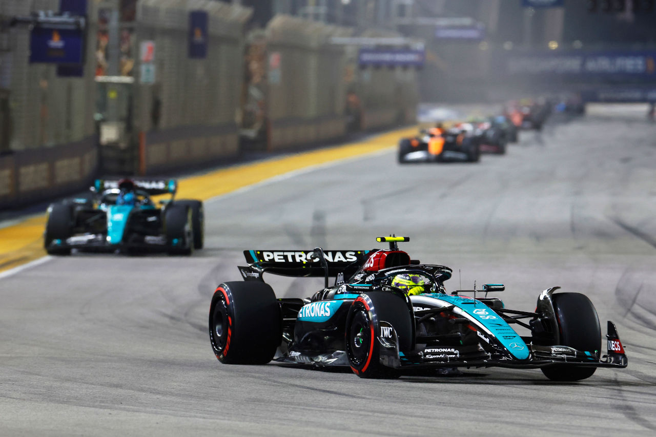 ハミルトン、メルセデスF1の戦略をめぐる“陰謀論”の沈静化を図る「成功を得るには失敗も必要」