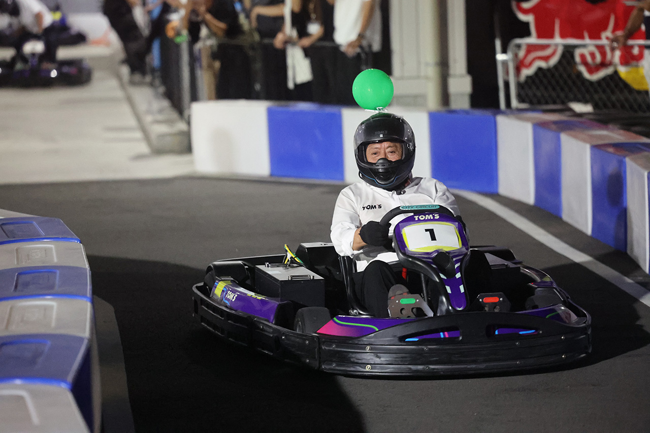 トムスの創業50周年記念パーティが開催。ゆかりある選手、監督らが集結しモータースポーツ界での偉業を祝う