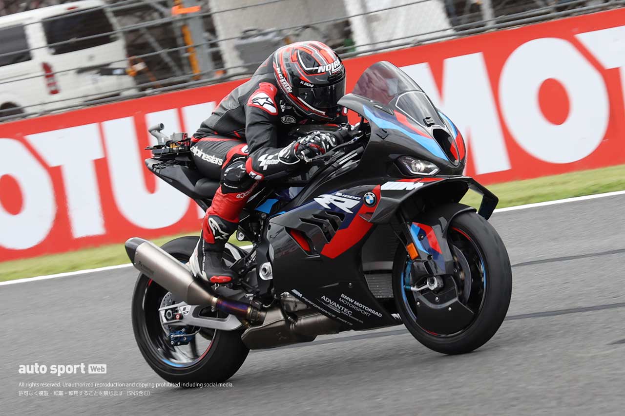 MotoGP日本GPで無線通信システムの試験実施。2025年導入に向けて『骨伝導』の一方向通信を評価中