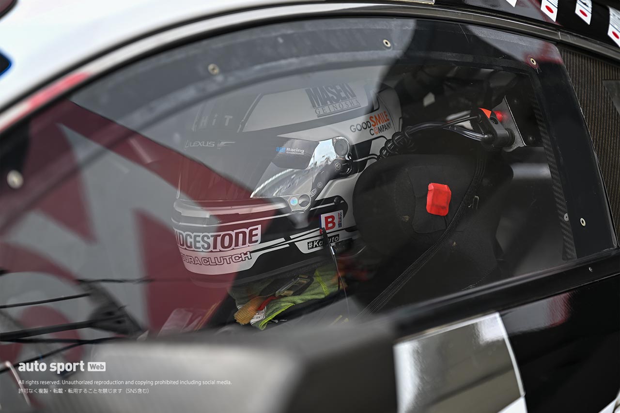 ハコ車に乗るときヘルメットバイザーは開ける派？ 閉める派？ 聞いて分かったプロドライバーのこだわり