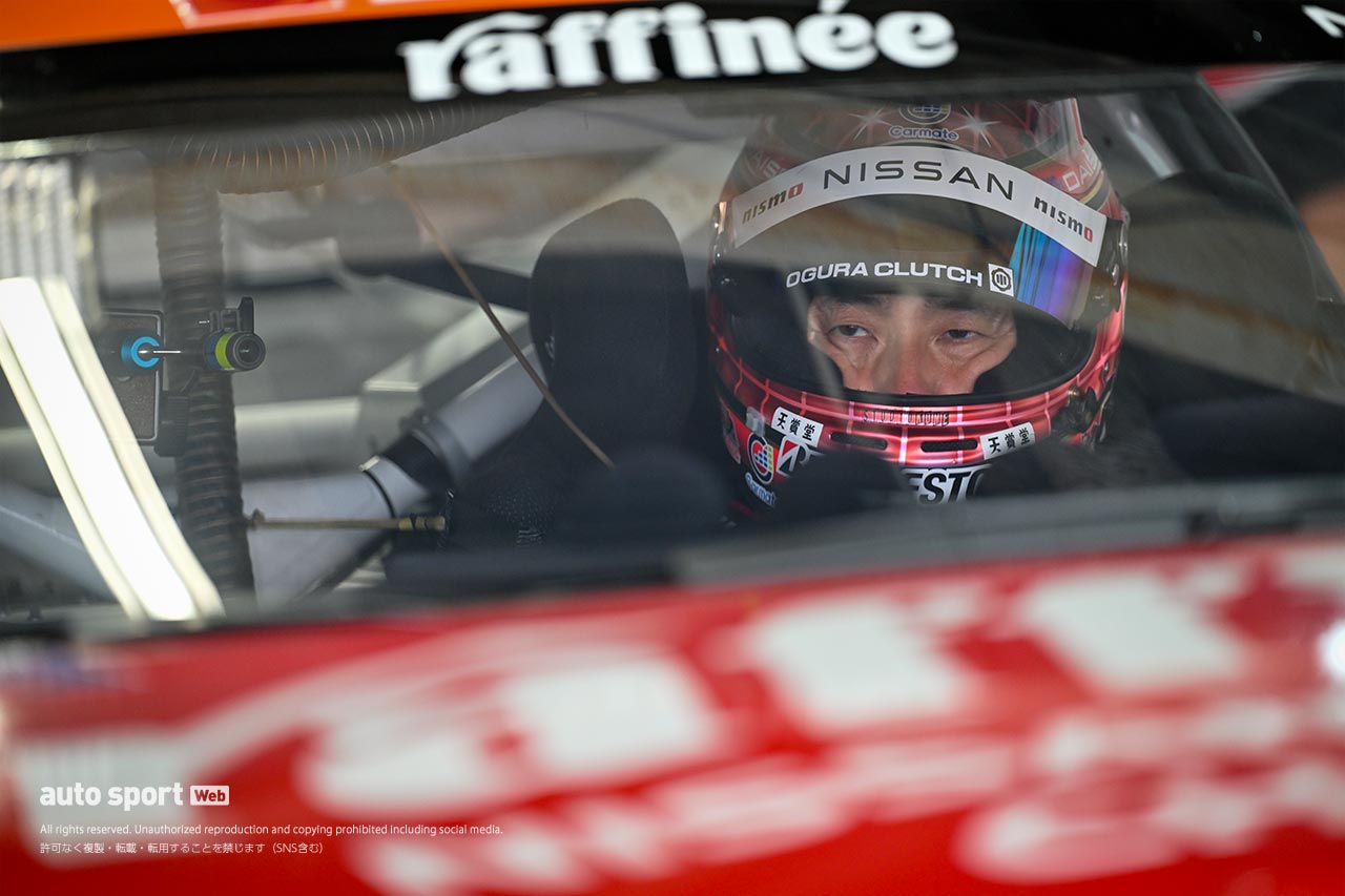 ハコ車に乗るときヘルメットバイザーは開ける派？ 閉める派？ 聞いて分かったプロドライバーのこだわり