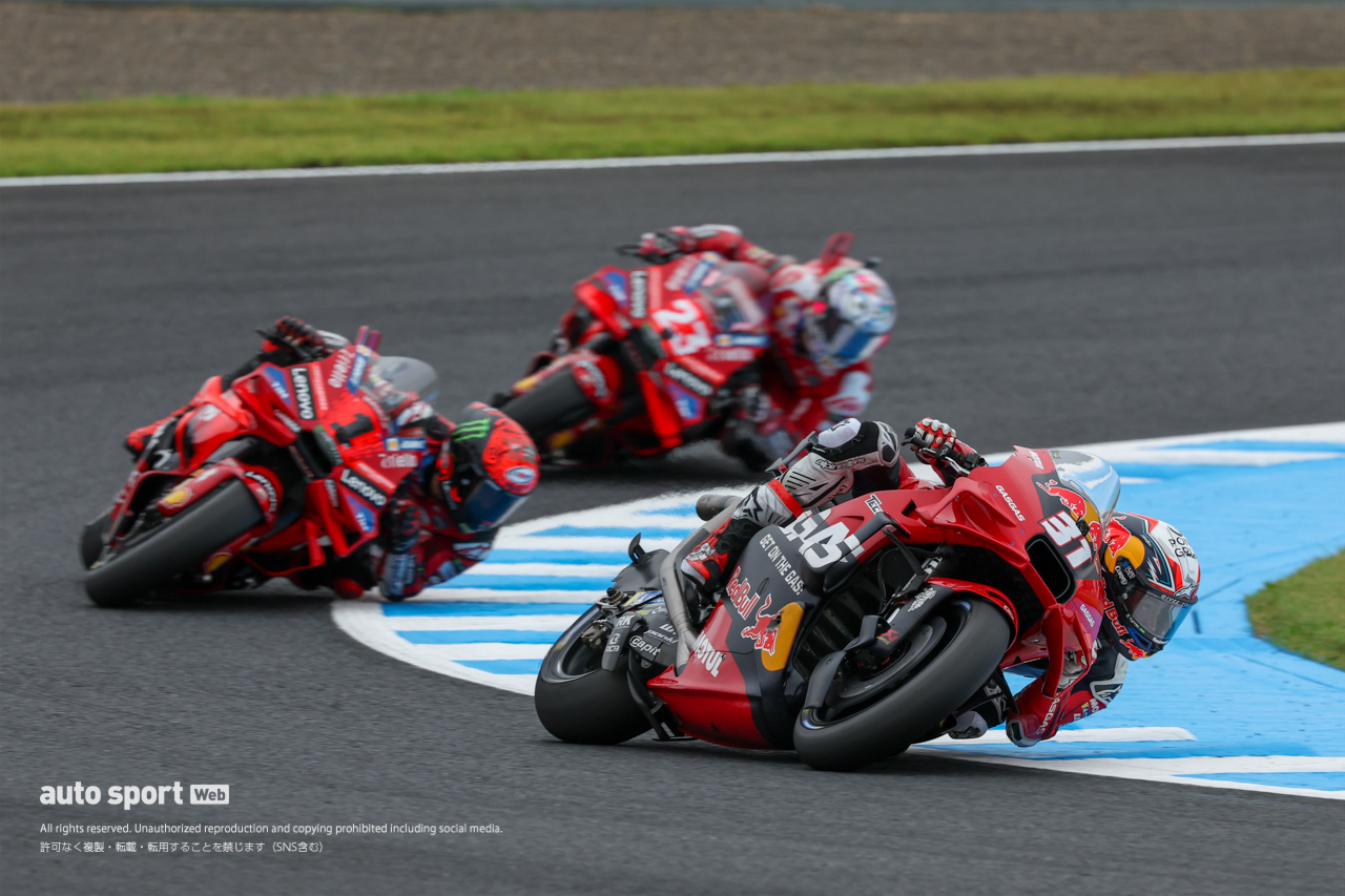 初ポール獲得もスプリントはトップ快走中の転倒。1日で天国と地獄を味わったアコスタ「この辛さを成長の糧に」／第16戦日本GP